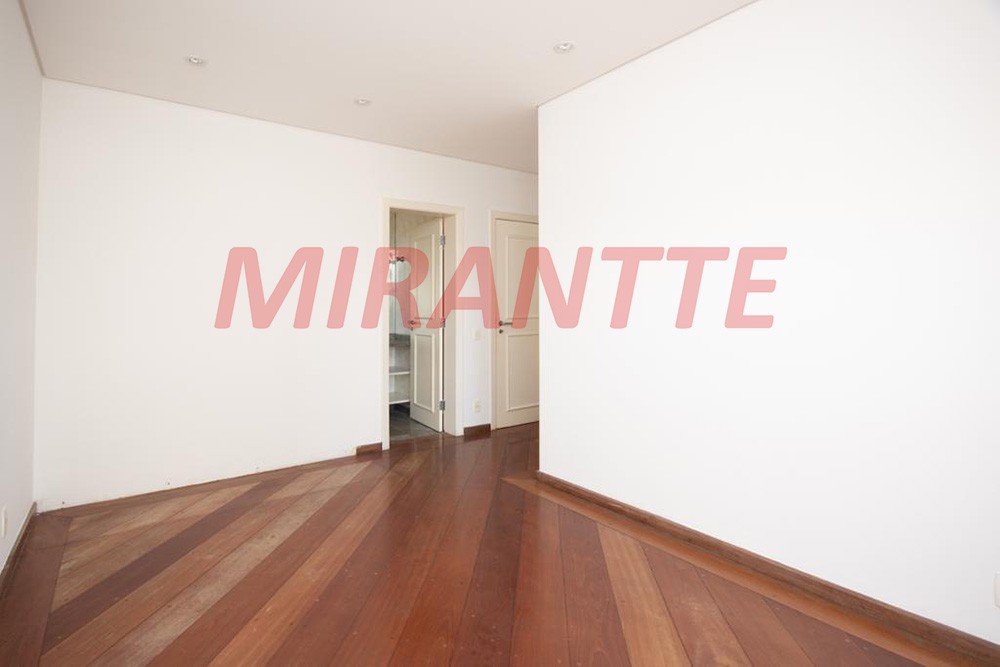 Apartamento com 4 quartos em Água Fria