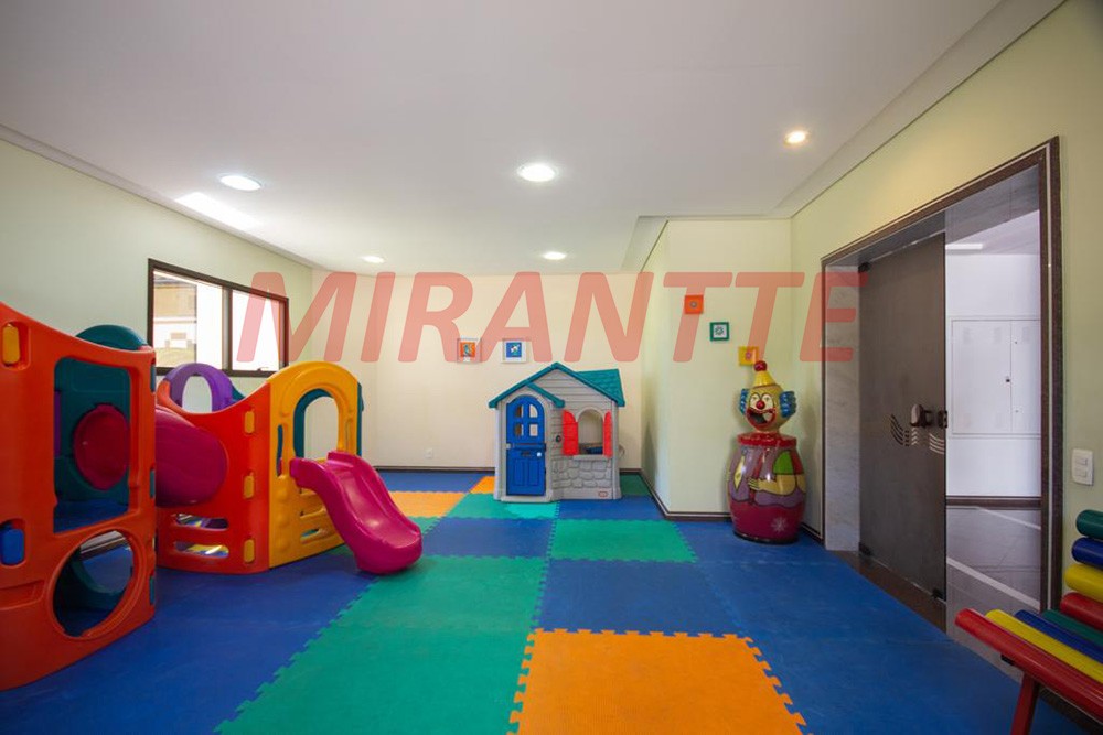 Apartamento com 4 quartos em Água Fria