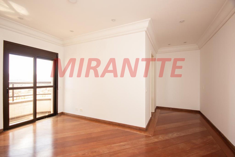 Apartamento com 4 quartos em Água Fria