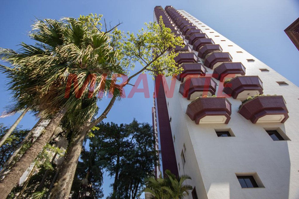 Apartamento com 4 quartos em Água Fria