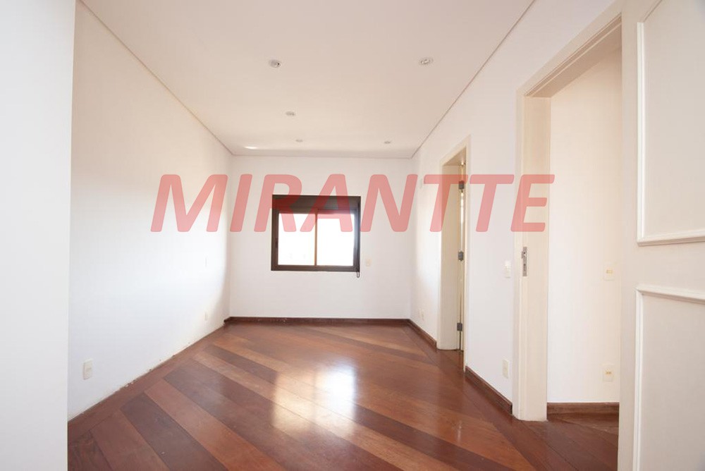 Apartamento com 4 quartos em Água Fria