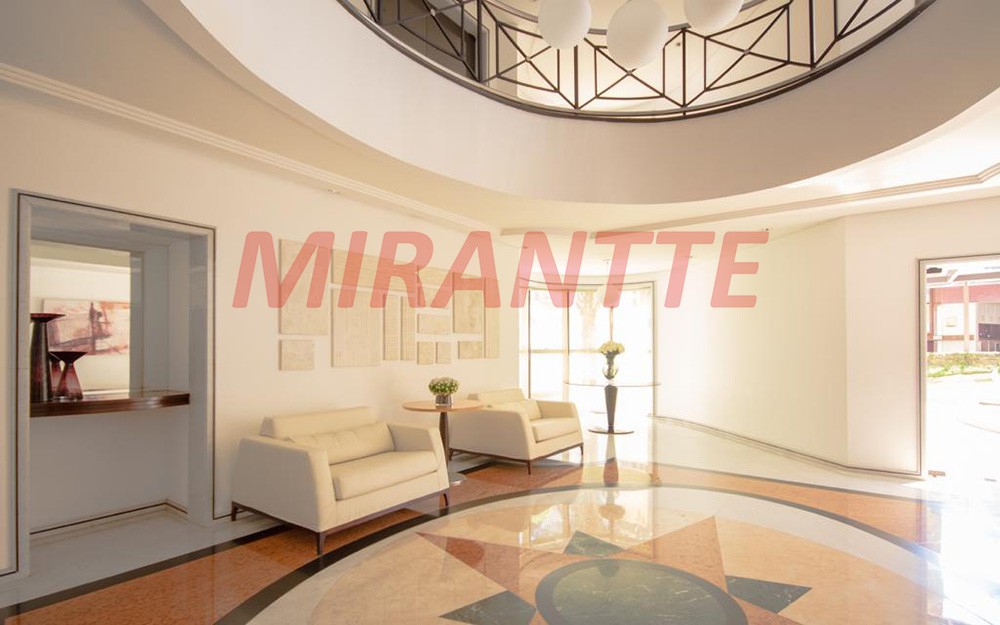 Apartamento com 4 quartos em Água Fria