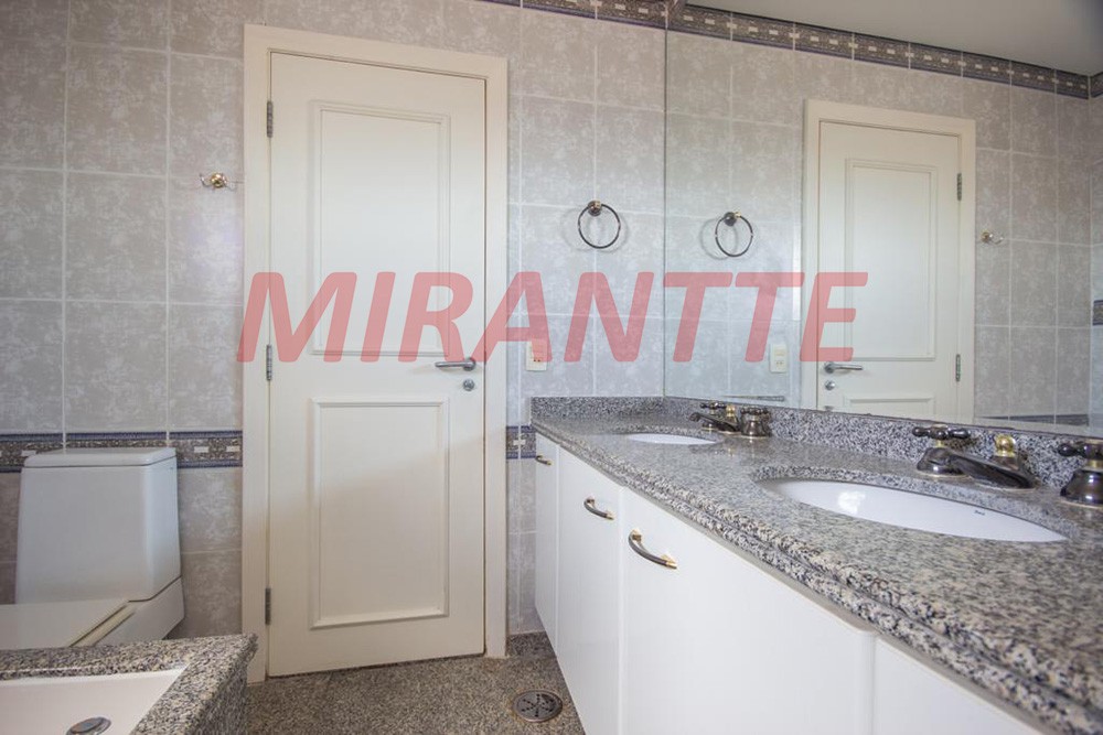 Apartamento com 4 quartos em Água Fria