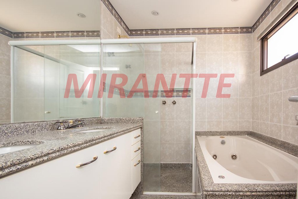 Apartamento com 4 quartos em Água Fria
