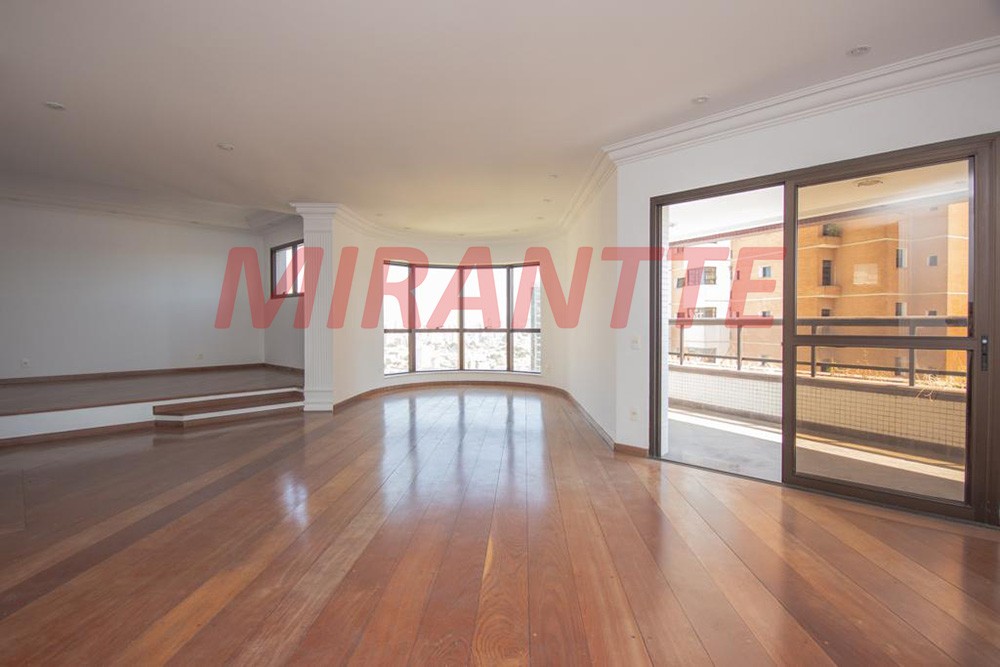 Apartamento com 4 quartos em Água Fria