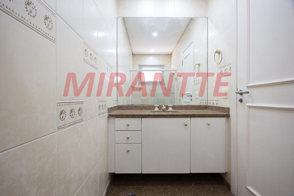 Apartamento com 4 quartos em Água Fria