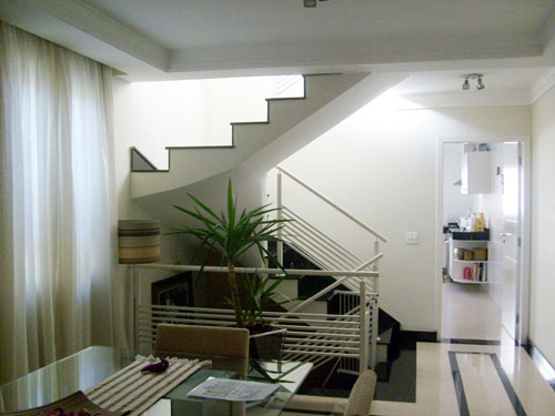 Sobrado de 340m² com 3 quartos em Vila Mazzei