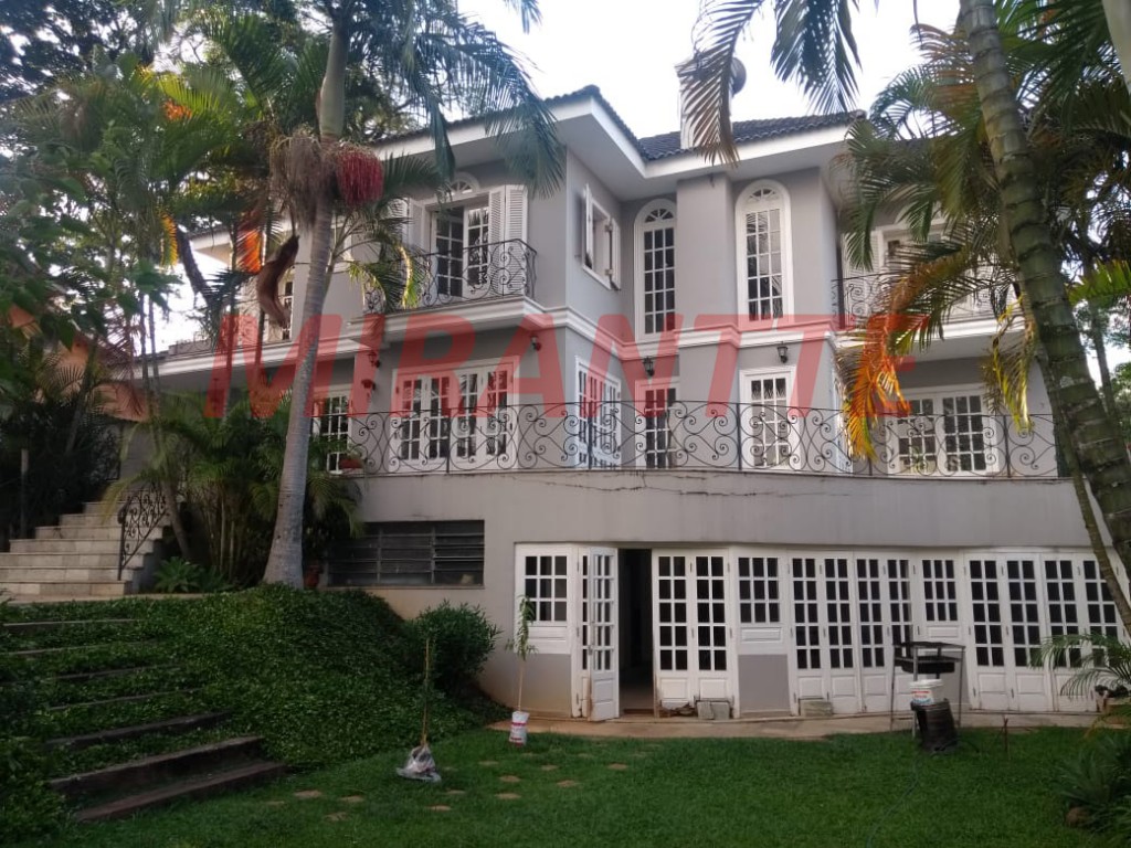 Sobrado de 590m² com 4 quartos em Horto Florestal