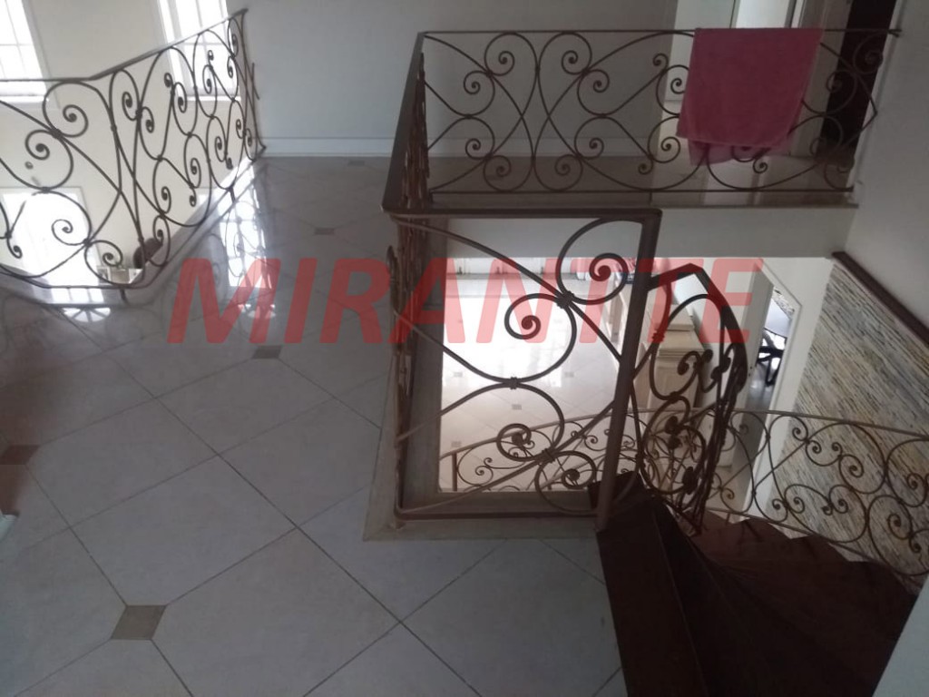 Sobrado de 590m² com 4 quartos em Horto Florestal