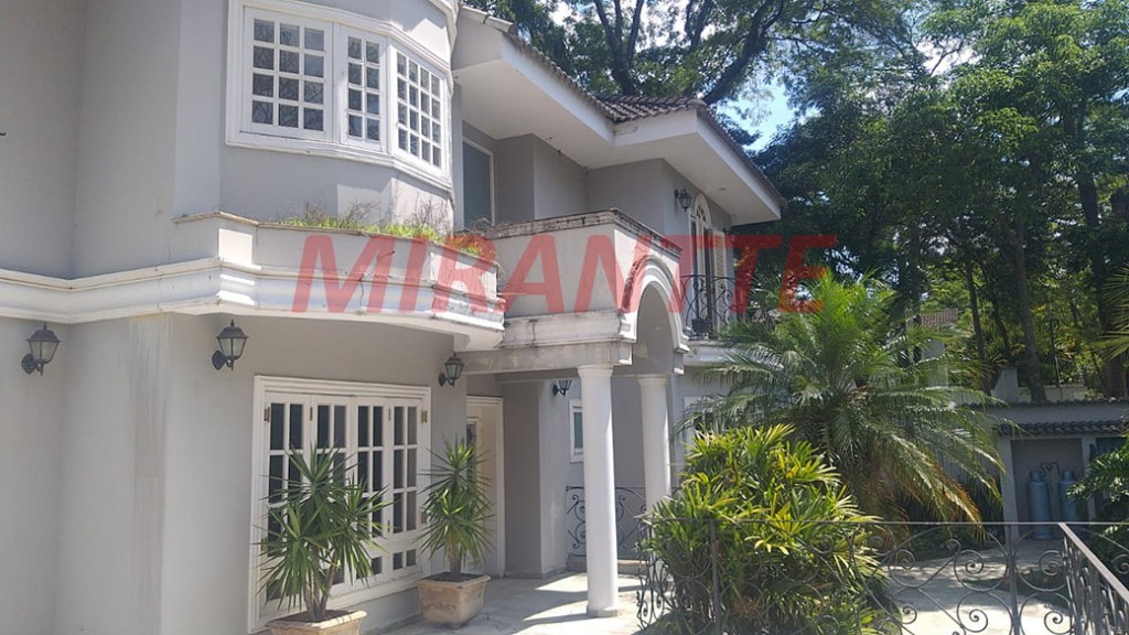 Sobrado de 590m² com 4 quartos em Horto Florestal