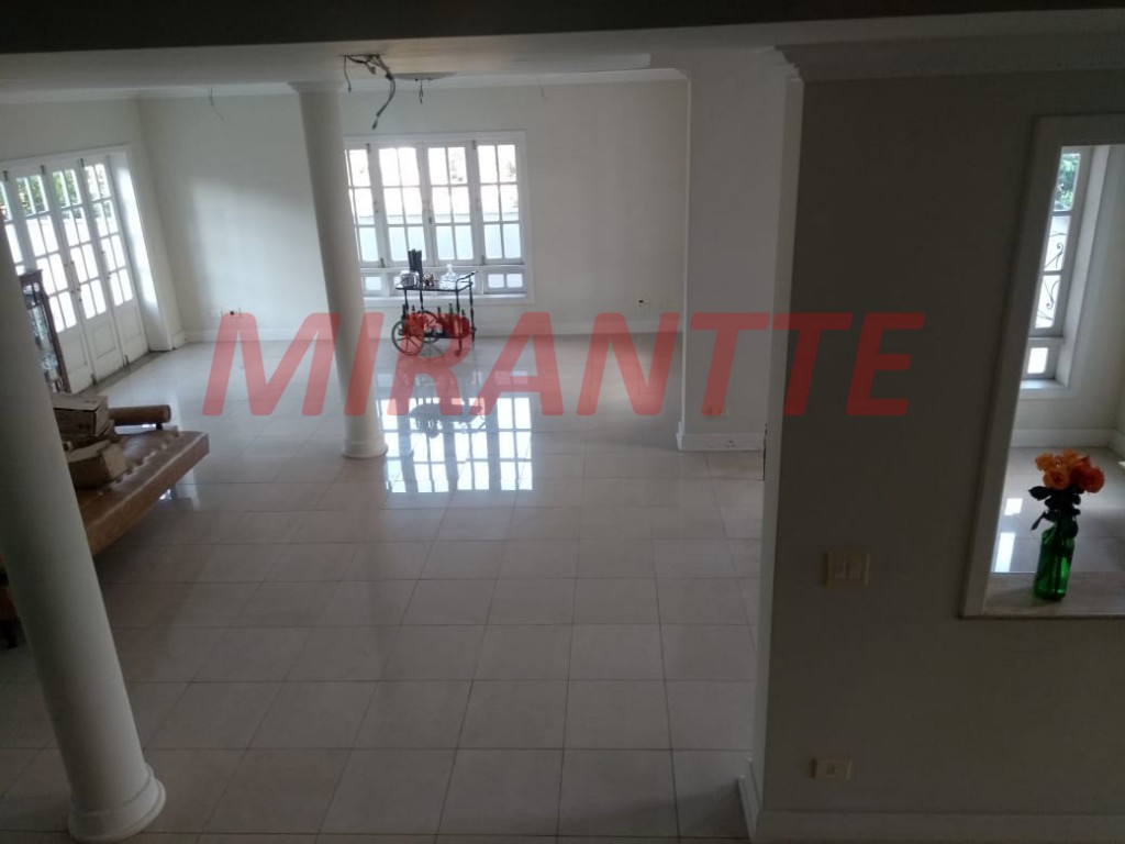 Sobrado de 590m² com 4 quartos em Horto Florestal