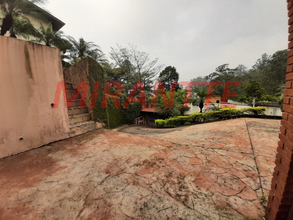 Sobrado de 560m² com 5 quartos em Jardim Ibiratiba