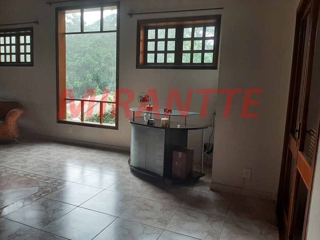 Sobrado de 560m² com 5 quartos em Jardim Ibiratiba