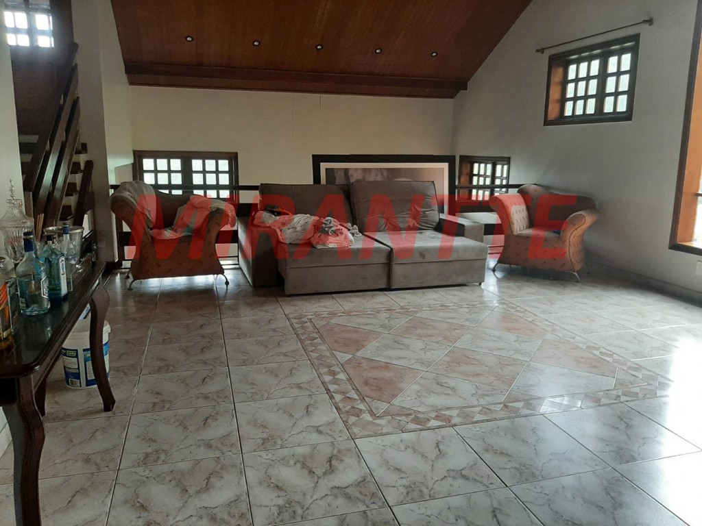 Sobrado de 560m² com 5 quartos em Jardim Ibiratiba