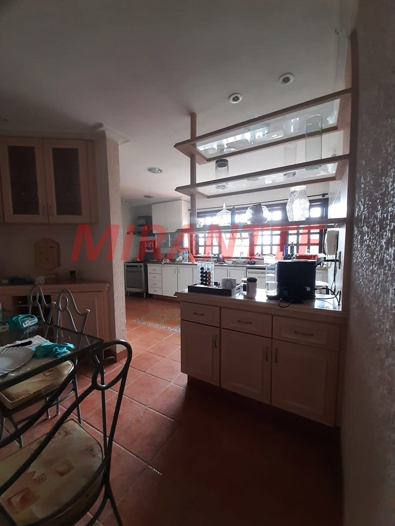 Sobrado de 560m² com 5 quartos em Jardim Ibiratiba
