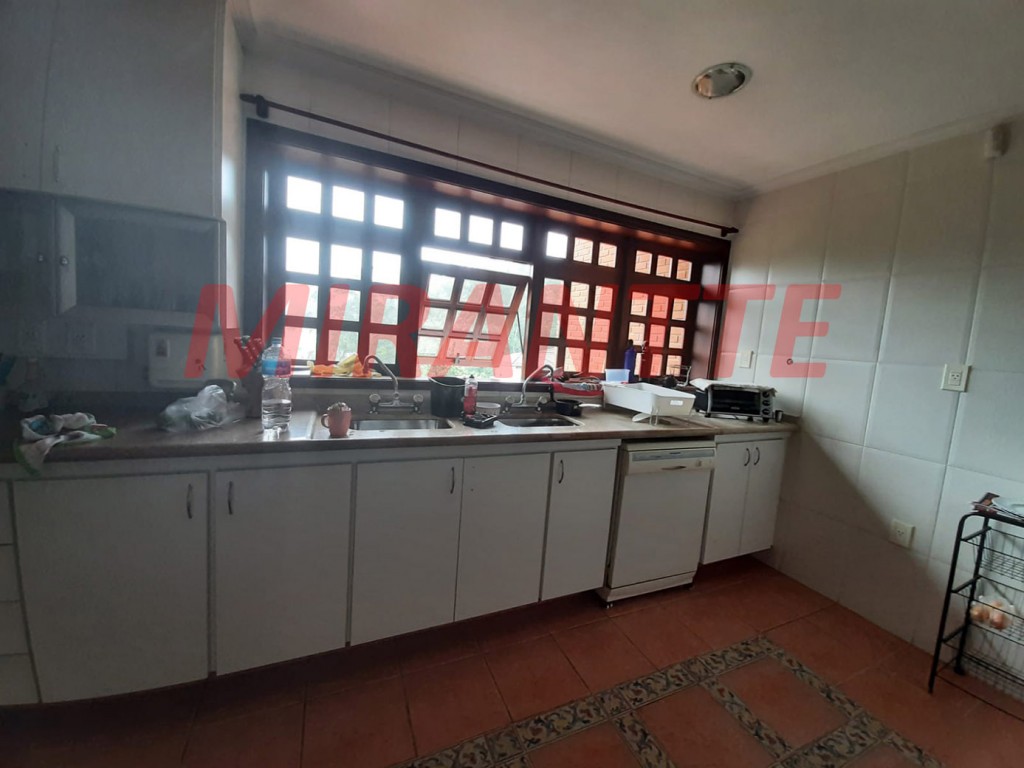 Sobrado de 560m² com 5 quartos em Jardim Ibiratiba