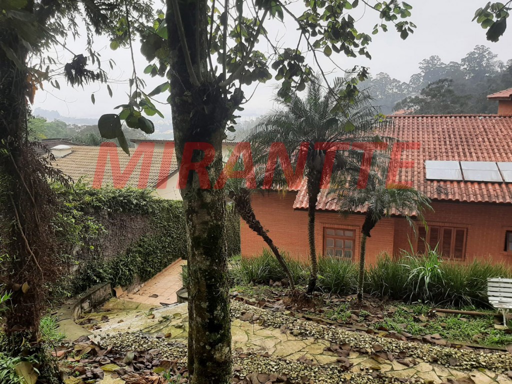 Sobrado de 560m² com 5 quartos em Jardim Ibiratiba