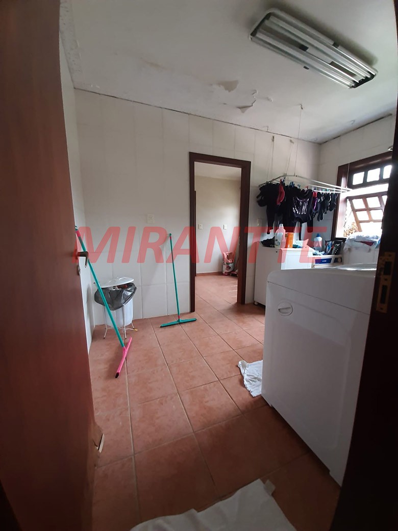 Sobrado de 560m² com 5 quartos em Jardim Ibiratiba