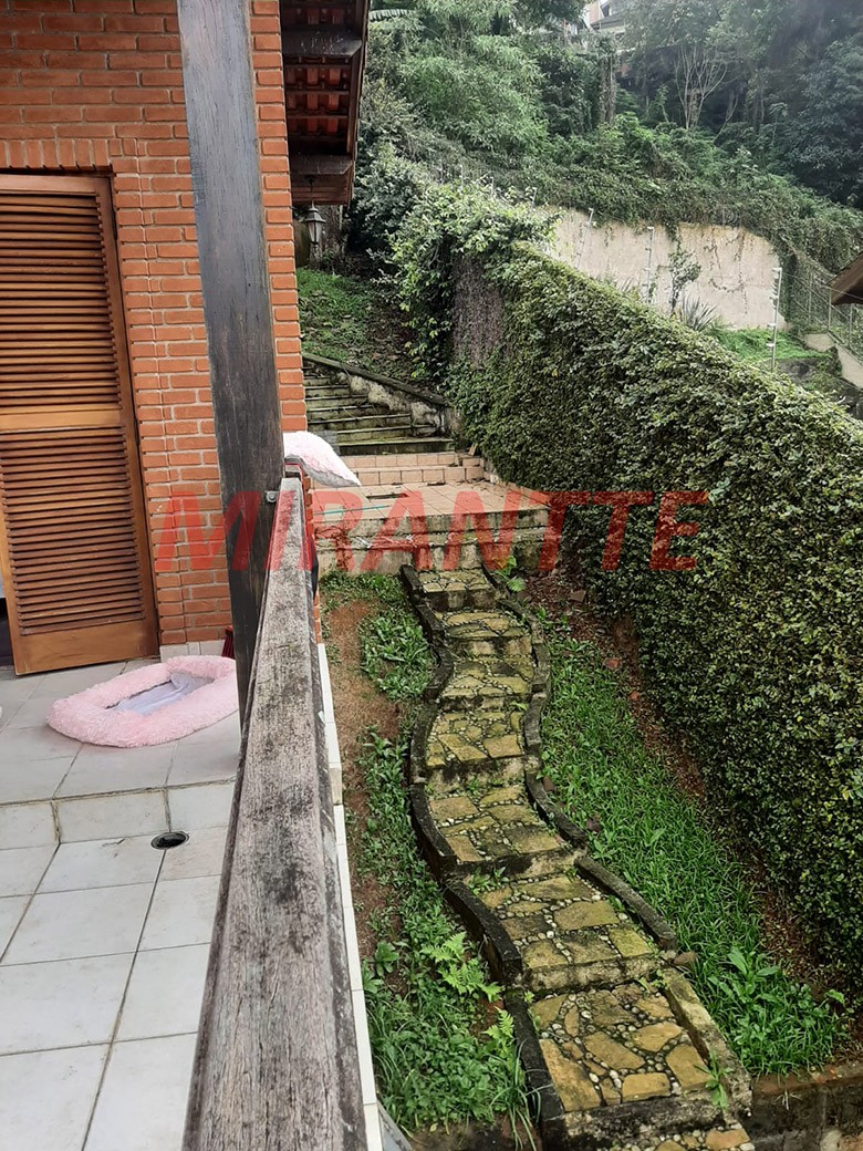 Sobrado de 560m² com 5 quartos em Jardim Ibiratiba