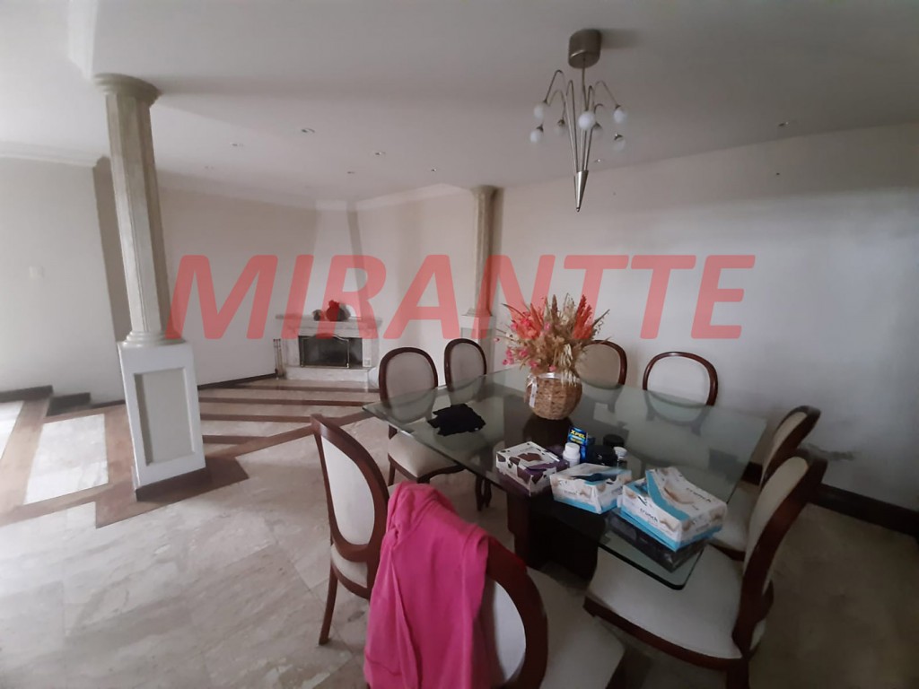 Sobrado de 560m² com 5 quartos em Jardim Ibiratiba