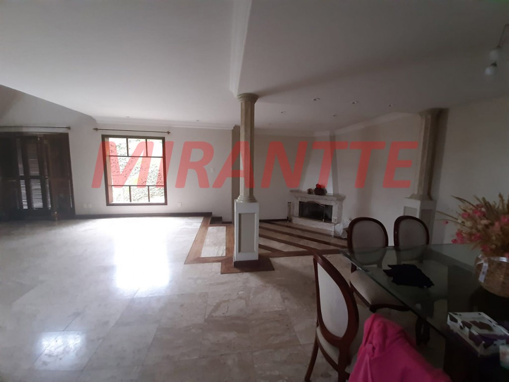 Sobrado de 560m² com 5 quartos em Jardim Ibiratiba