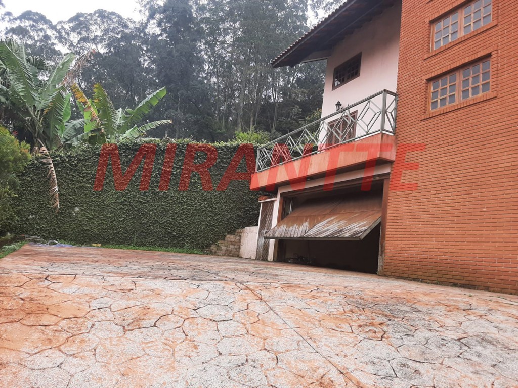 Sobrado de 560m² com 5 quartos em Jardim Ibiratiba