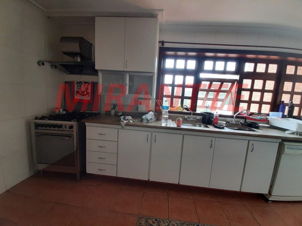 Sobrado de 560m² com 5 quartos em Jardim Ibiratiba