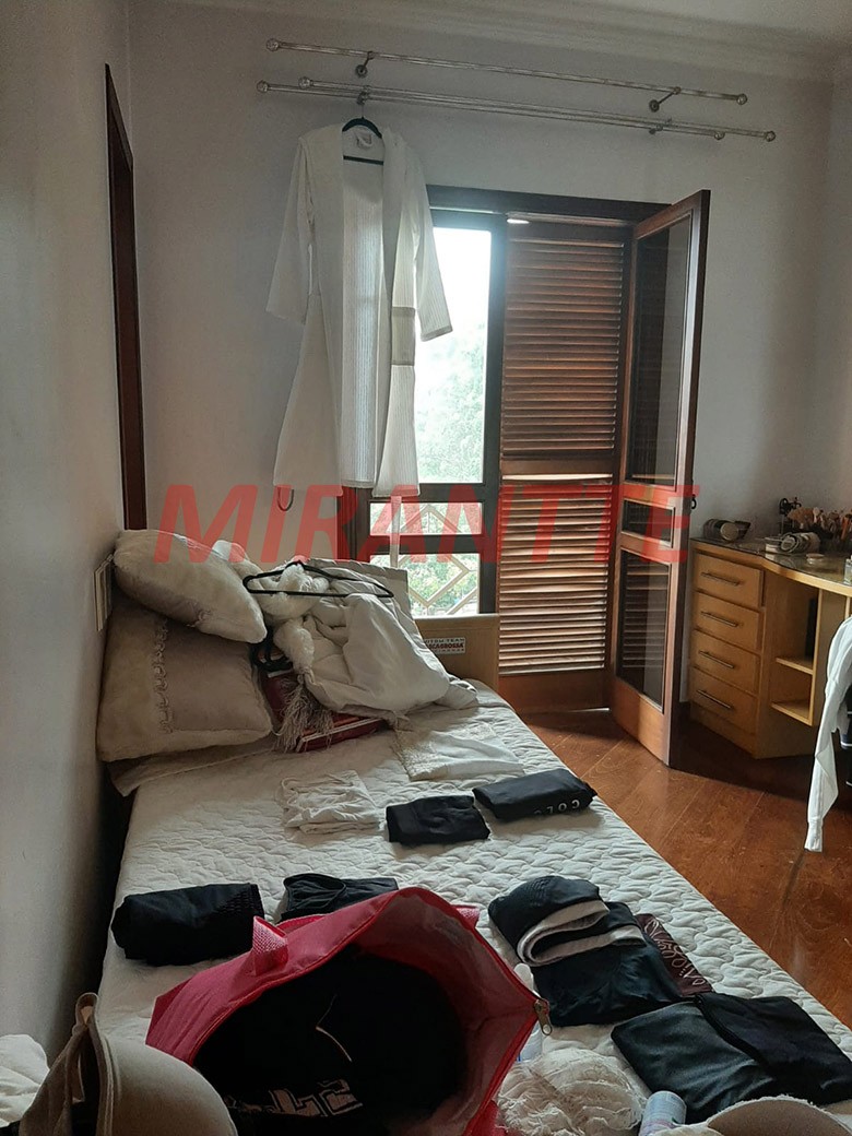 Sobrado de 560m² com 5 quartos em Jardim Ibiratiba