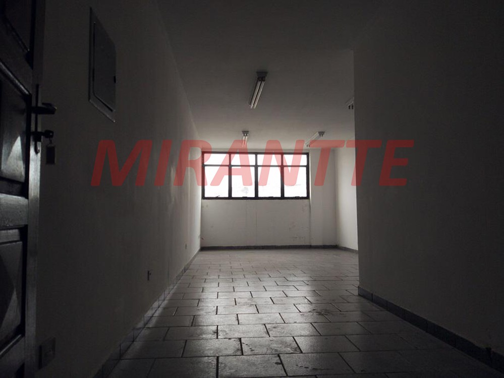 Comercial de 898m² em Santana