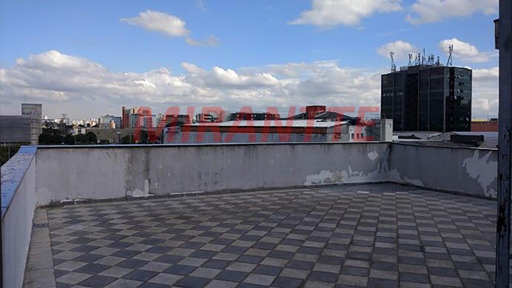 Comercial de 898m² em Santana