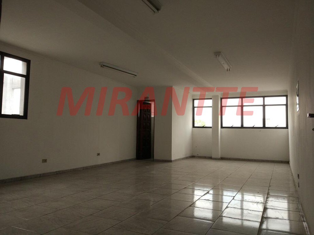 Comercial de 898m² em Santana