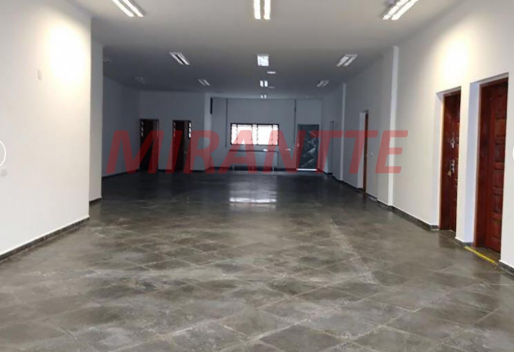 Comercial de 898m² em Santana