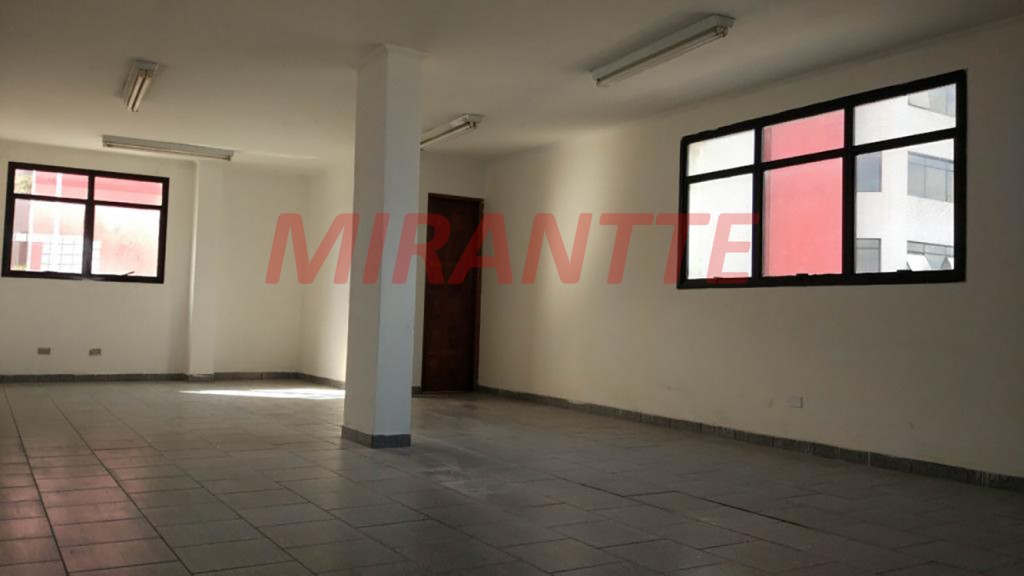 Comercial de 898m² em Santana
