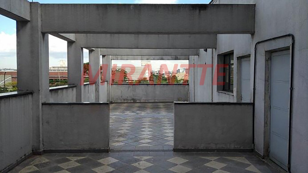 Comercial de 898m² em Santana