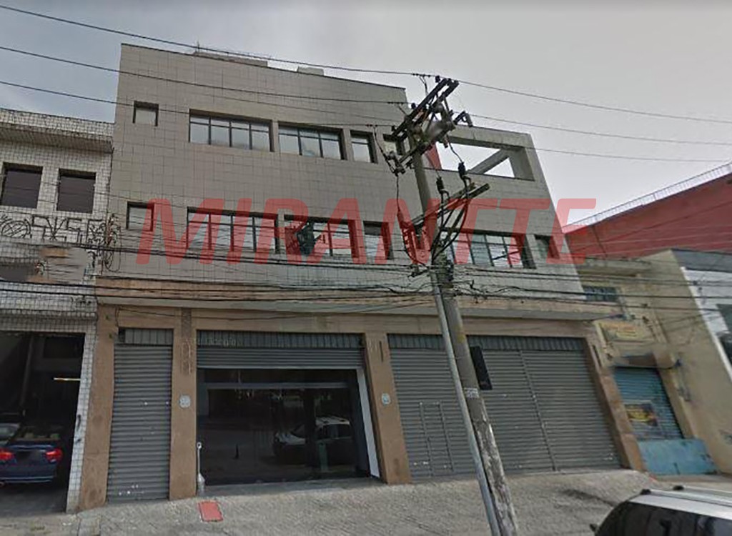 Comercial de 898m² em Santana