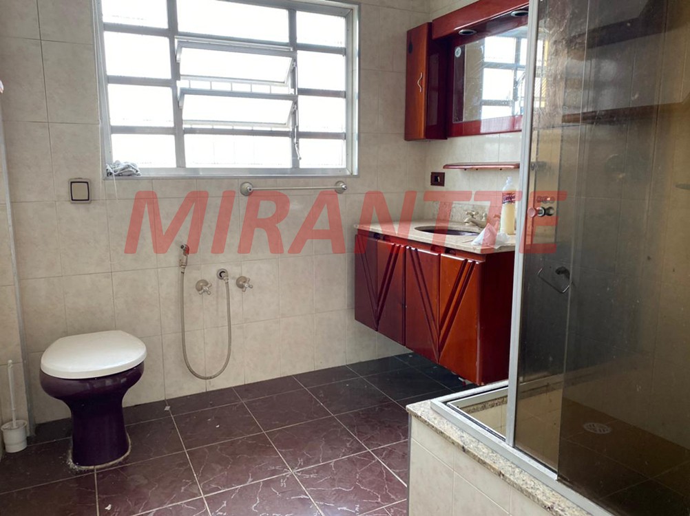 Sobrado de 223m² com 3 quartos em Água Fria