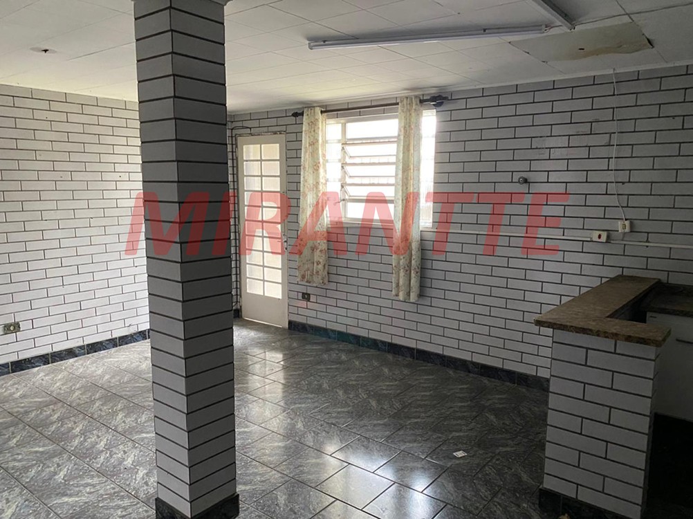 Sobrado de 223m² com 3 quartos em Água Fria