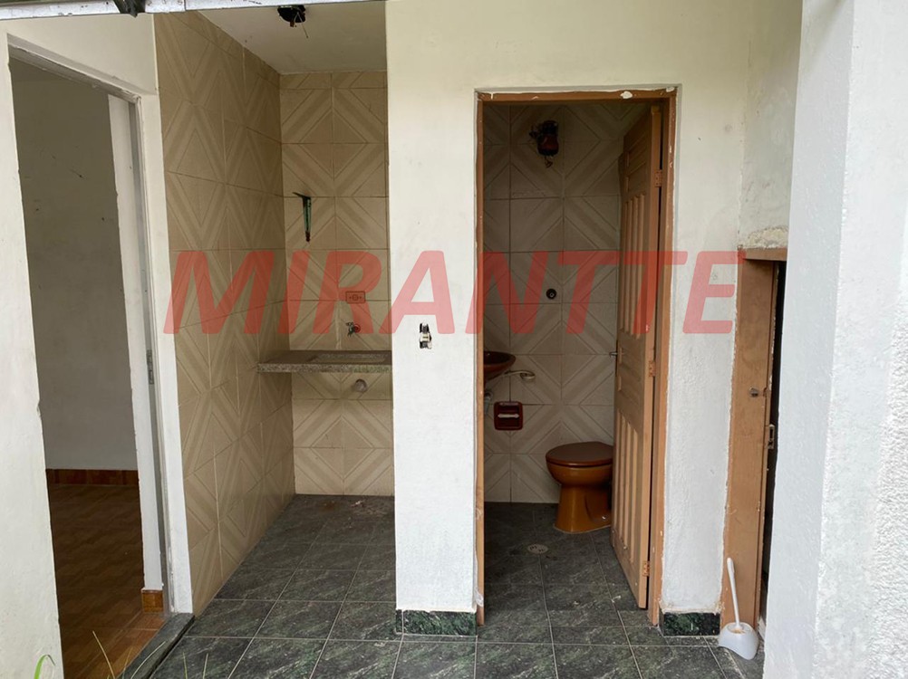 Sobrado de 223m² com 3 quartos em Água Fria
