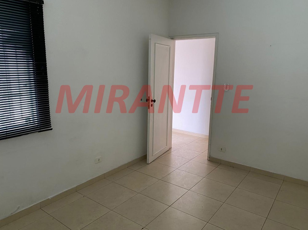 Sobrado de 223m² com 3 quartos em Água Fria