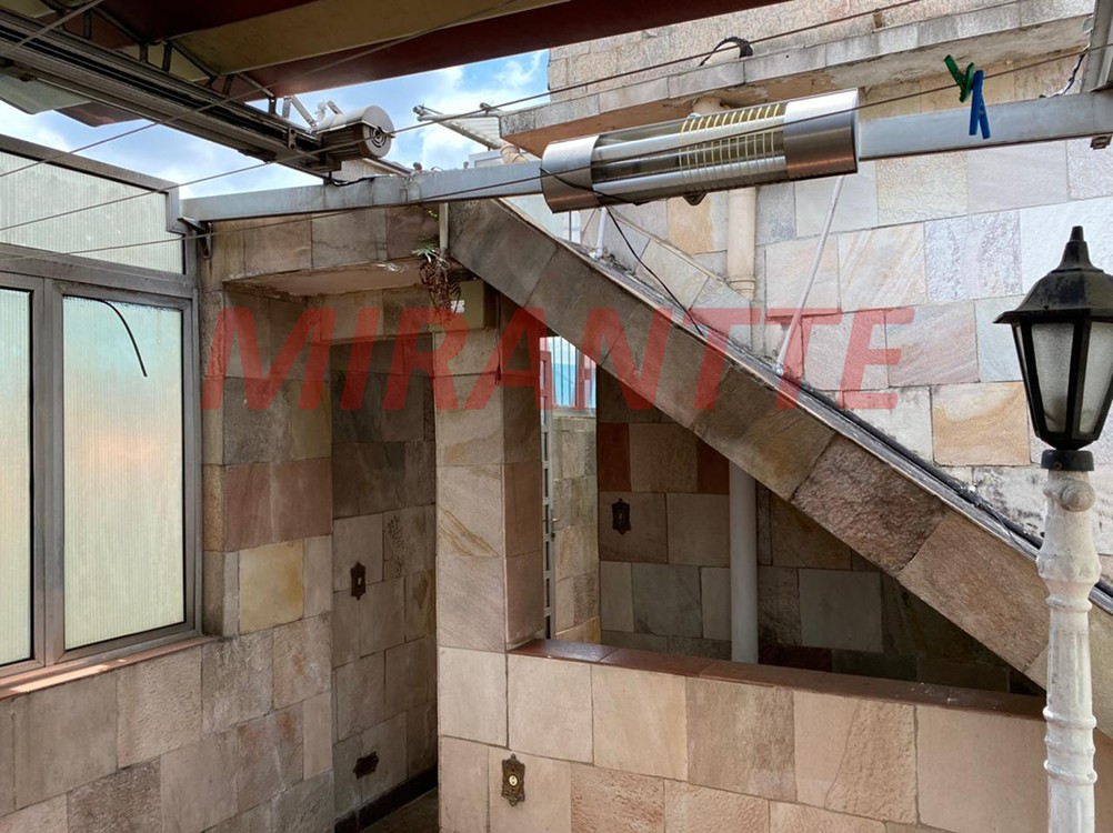 Sobrado de 223m² com 3 quartos em Água Fria