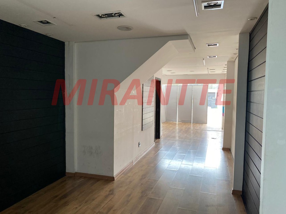 Sobrado de 223m² com 3 quartos em Água Fria