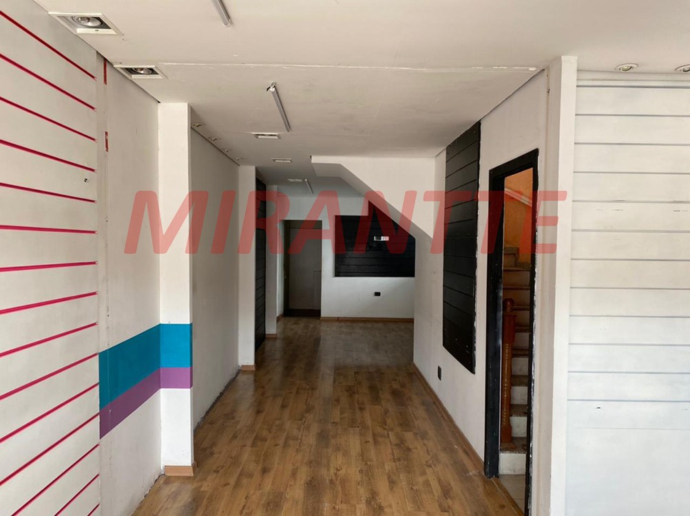 Sobrado de 223m² com 3 quartos em Água Fria