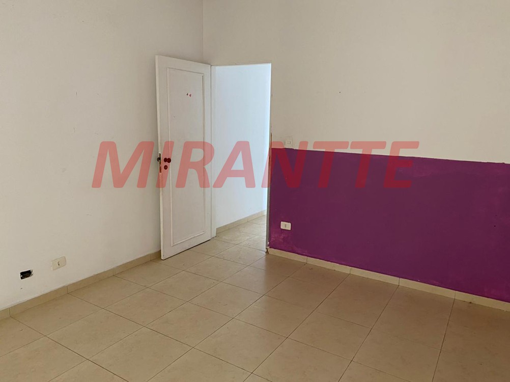 Sobrado de 223m² com 3 quartos em Água Fria