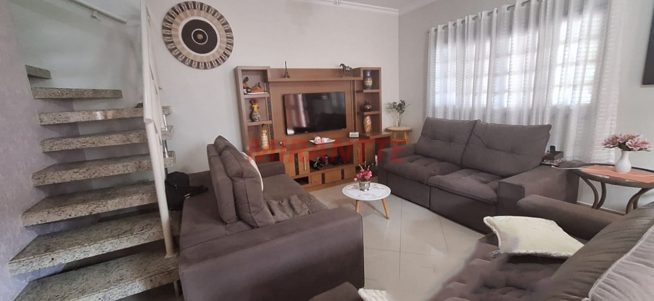 Sobrado de 140m² com 3 quartos em Vila Pedra Branca