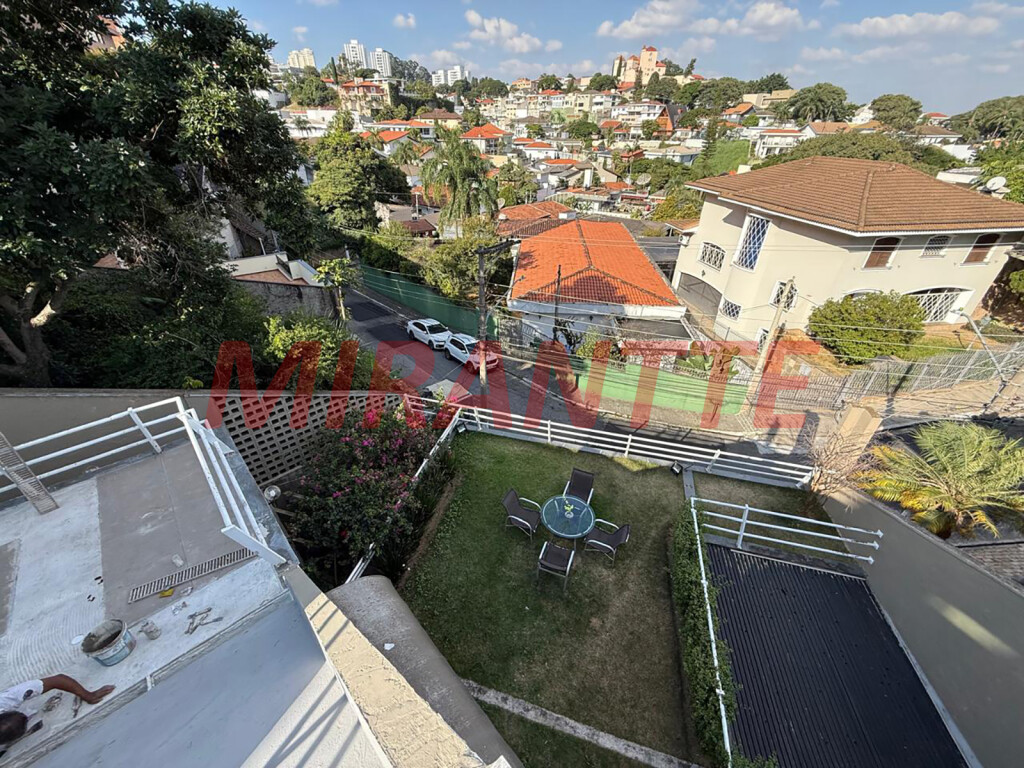 Sobrado de 410m² com 4 quartos em Jardim São Bento