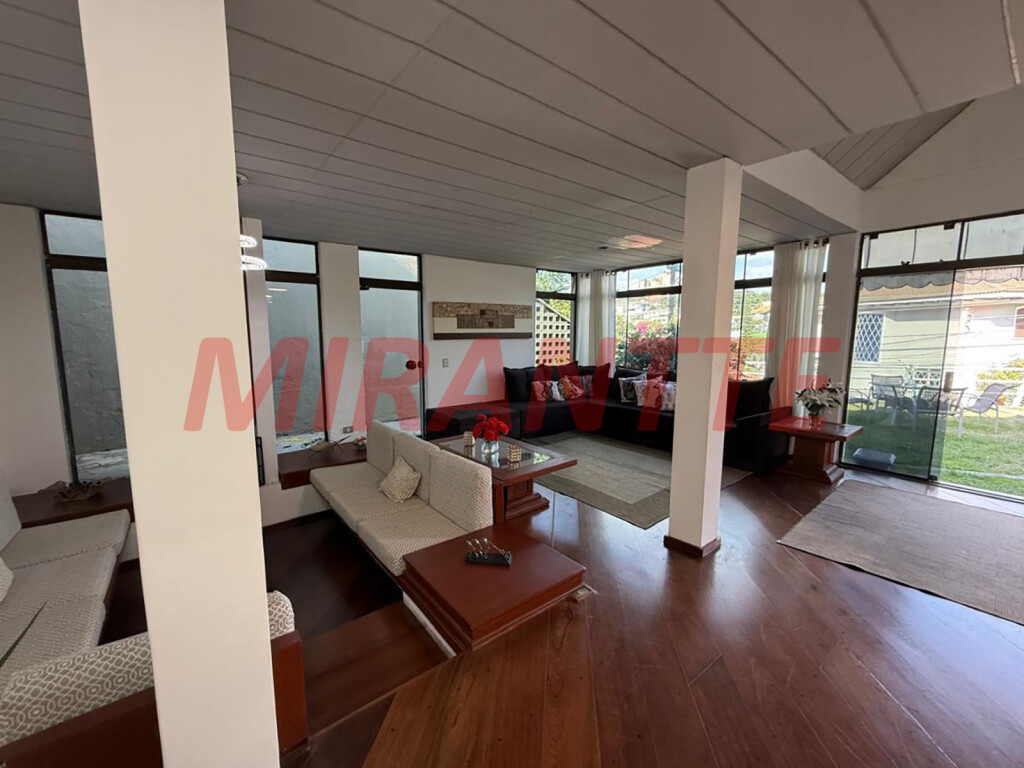 Sobrado de 410m² com 4 quartos em Jardim São Bento
