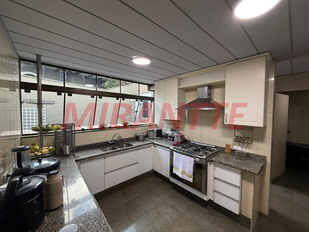 Sobrado de 410m² com 4 quartos em Jardim São Bento