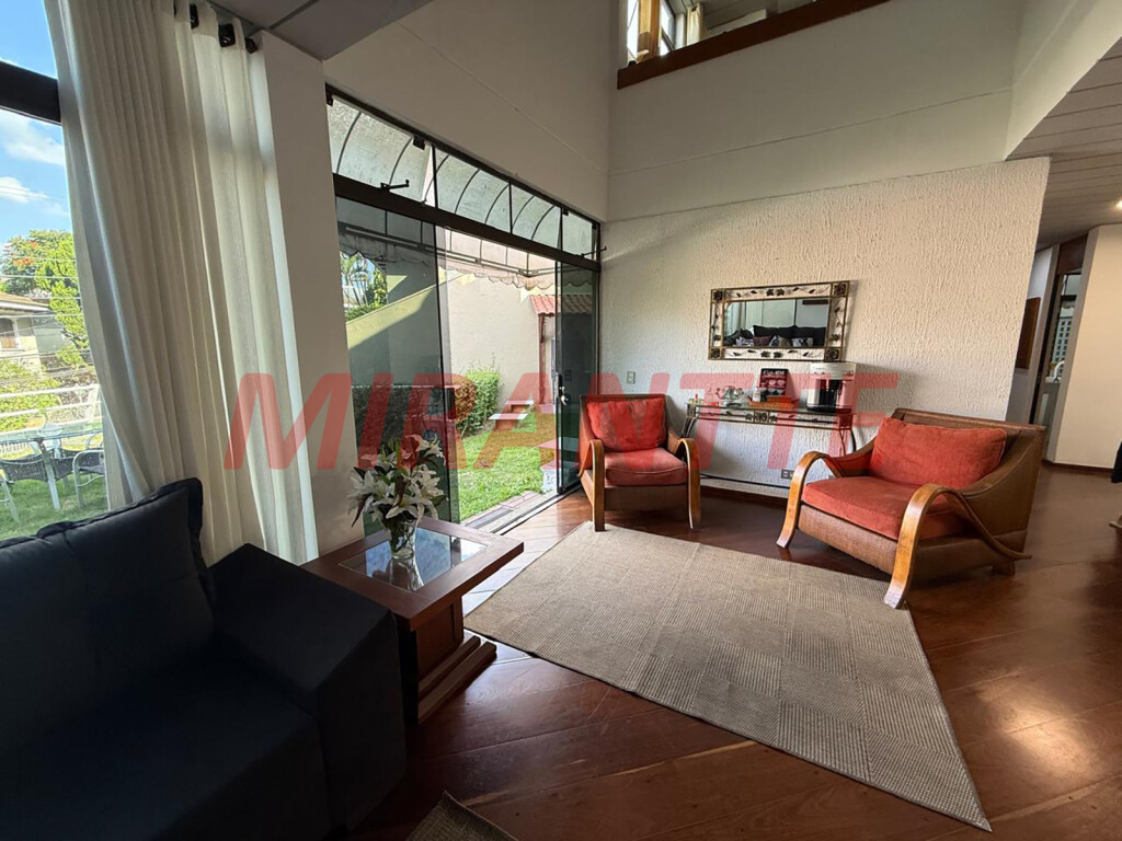 Sobrado de 410m² com 4 quartos em Jardim São Bento