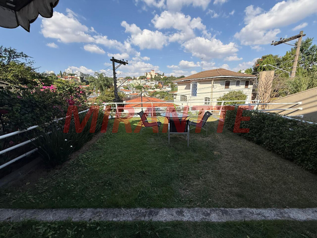 Sobrado de 410m² com 4 quartos em Jardim São Bento