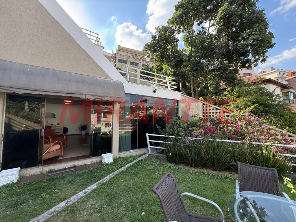 Sobrado de 410m² com 4 quartos em Jardim São Bento